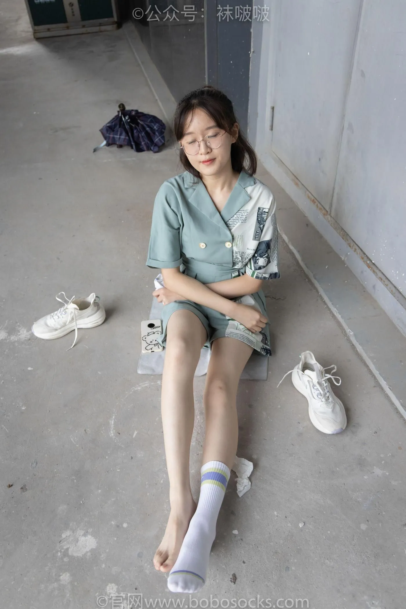 [BoBoSocks袜啵啵]NO.025 熊熊-安踏运动鞋、白色棉袜（踩脏）、裸足 [146P]插图1